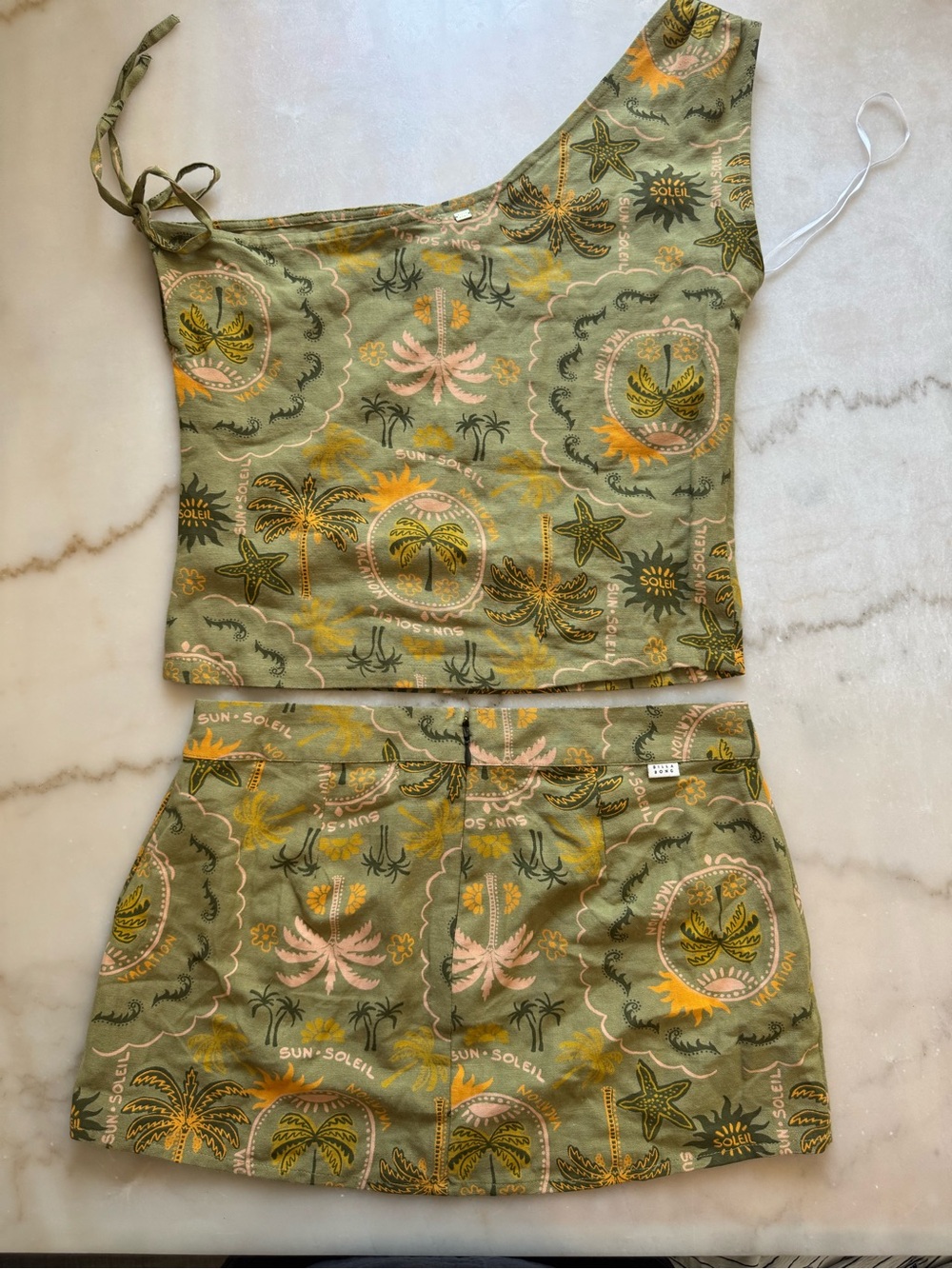 Billabong Olive Green Tropical Print Mini Skirt & Top Set - Picture 2 of 8
